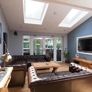 Holiday home Luxury Arthur Seat Viewtownhouse With A Hot Tub, Edinburgh