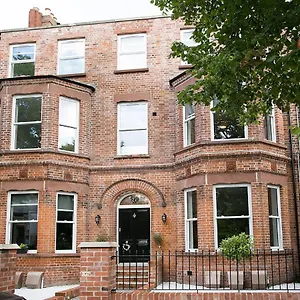 wellington-park-apartments-spacious-1br-sleeps-4-in.belfasthotelsireland.com/