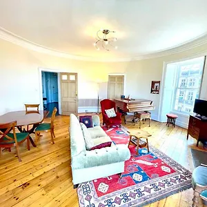 Apartment Incredible St Andrew's Sq - 2 Bed In The Sky, Edinburgh
